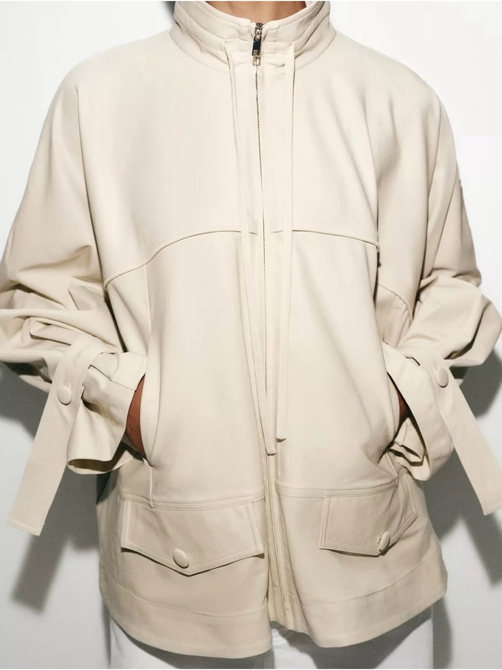 Zara Womens Flowy Cream Zip-Front Jacket with Utility Pockets